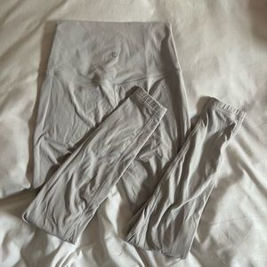 Off-white/cream high-rise Lululemon leggings - size 4